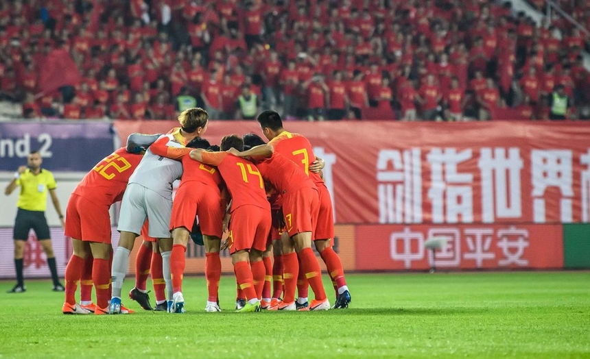  亚特兰大定位球战术奏效，头球接力破门得分